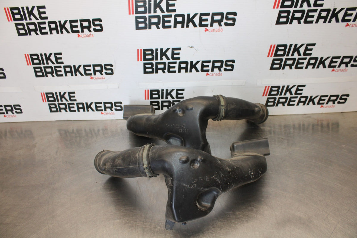 05 YAMAHA YZF R6 OEM RIGHT LEFT AIR INTAKE DUCTS BB894