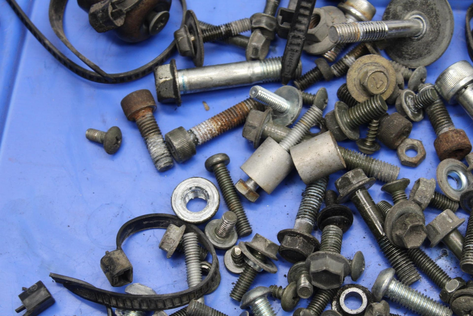 1995 Suzuki RF600R MISCELLANEOUS MOUNTING BOLTS HARDWARE MOTOR  BB615