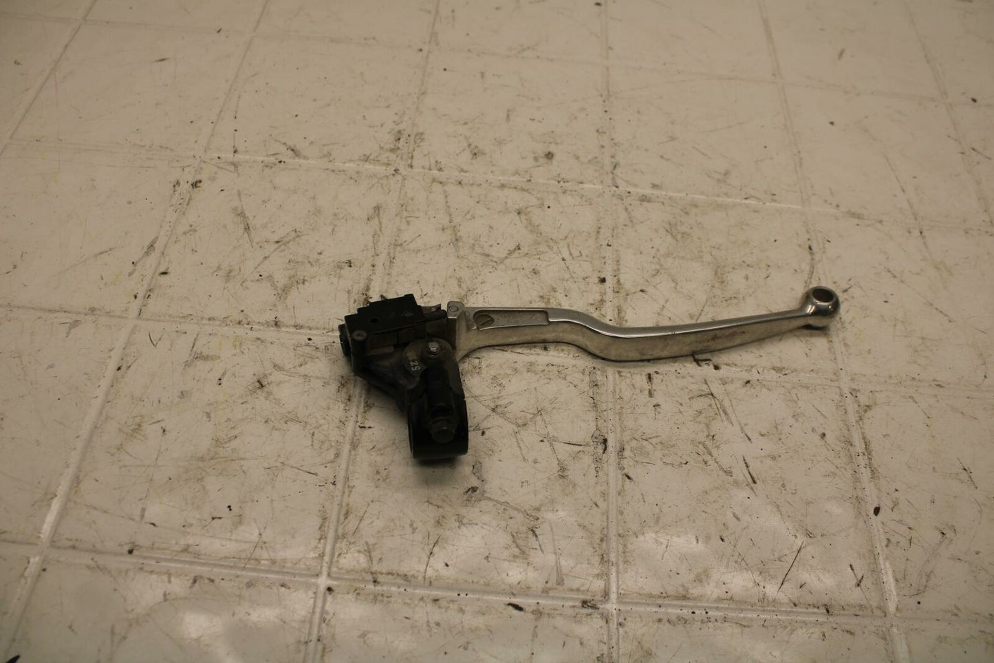 05-06 HONDA CBR600RR CLUTCH PERCH MOUNT WITH LEVER BB399 