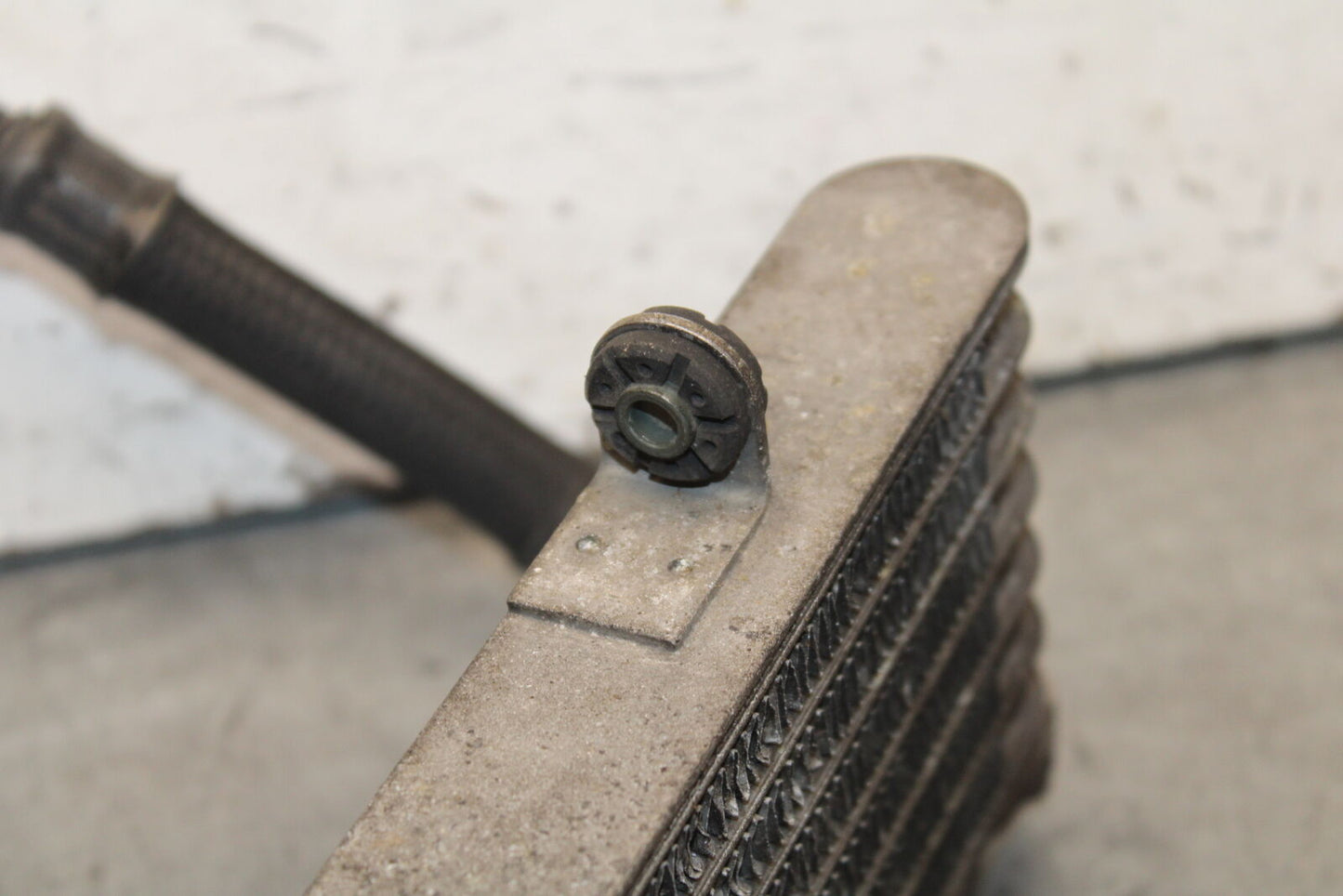 05-06 SUZUKI GSXR1000 ENGINE MOTOR OIL COOLER  16600-40F10 BB677