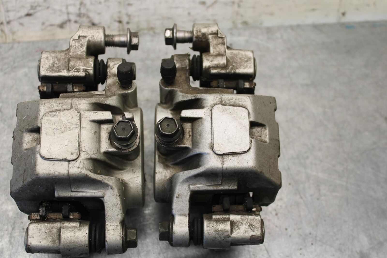 07-08 YAMAHA V STAR 1100 RIGHT LEFT FRONT BRAKE CALIPER SET PAIR CALIPERS BB71