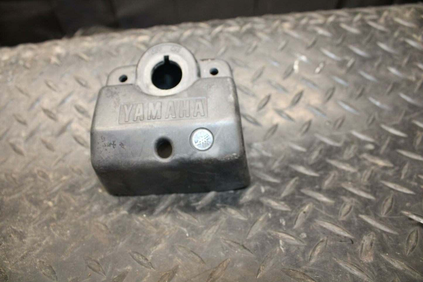 2004 Yamaha Banshee 350 YFZ350 IGNITION TRIM PANEL COVER BB232