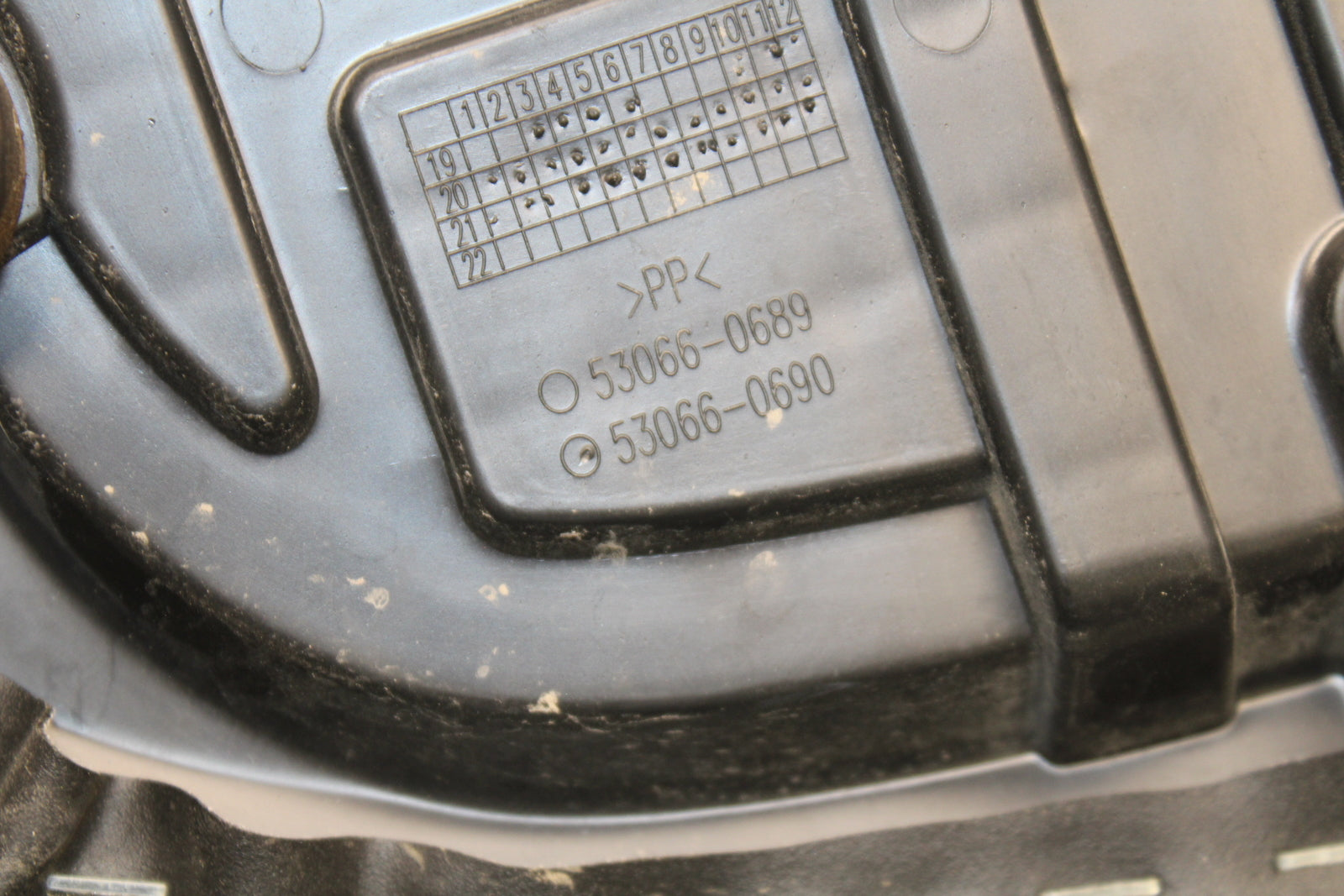 18-24 KAWASAKI NINJA 650 FRONT DRIVERS SEAT PAD SADDLE PILLION BB725