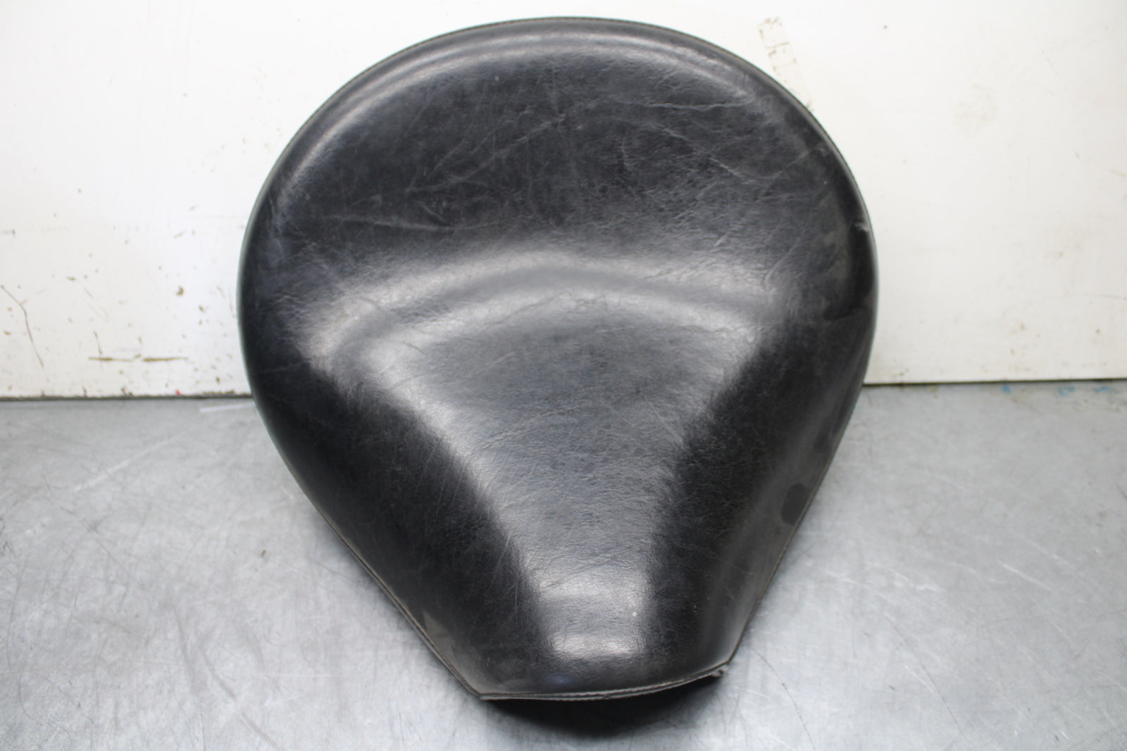 99-00 YAMAHA V STAR 1100 FRONT DRIVERS SEAT BB711