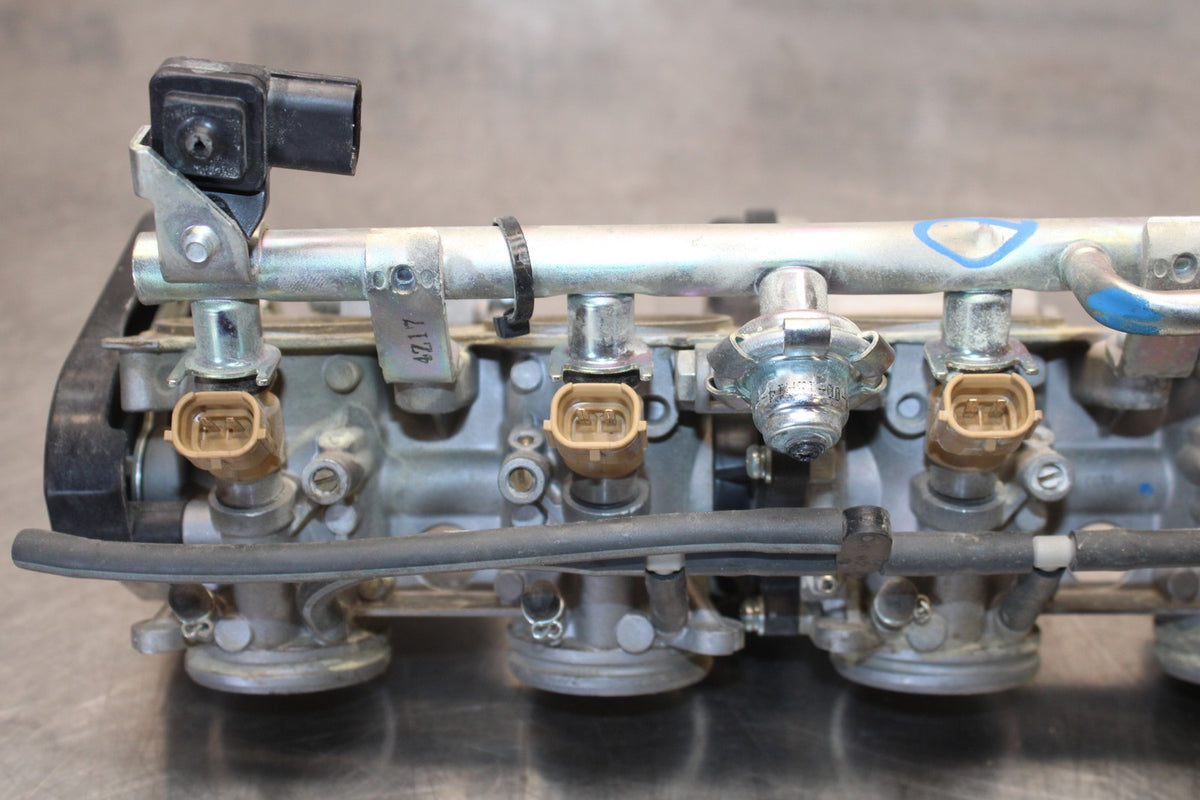 03-04 HONDA CBR600RR MAIN FUEL INJECTORS / THROTTLE BODIES BB661