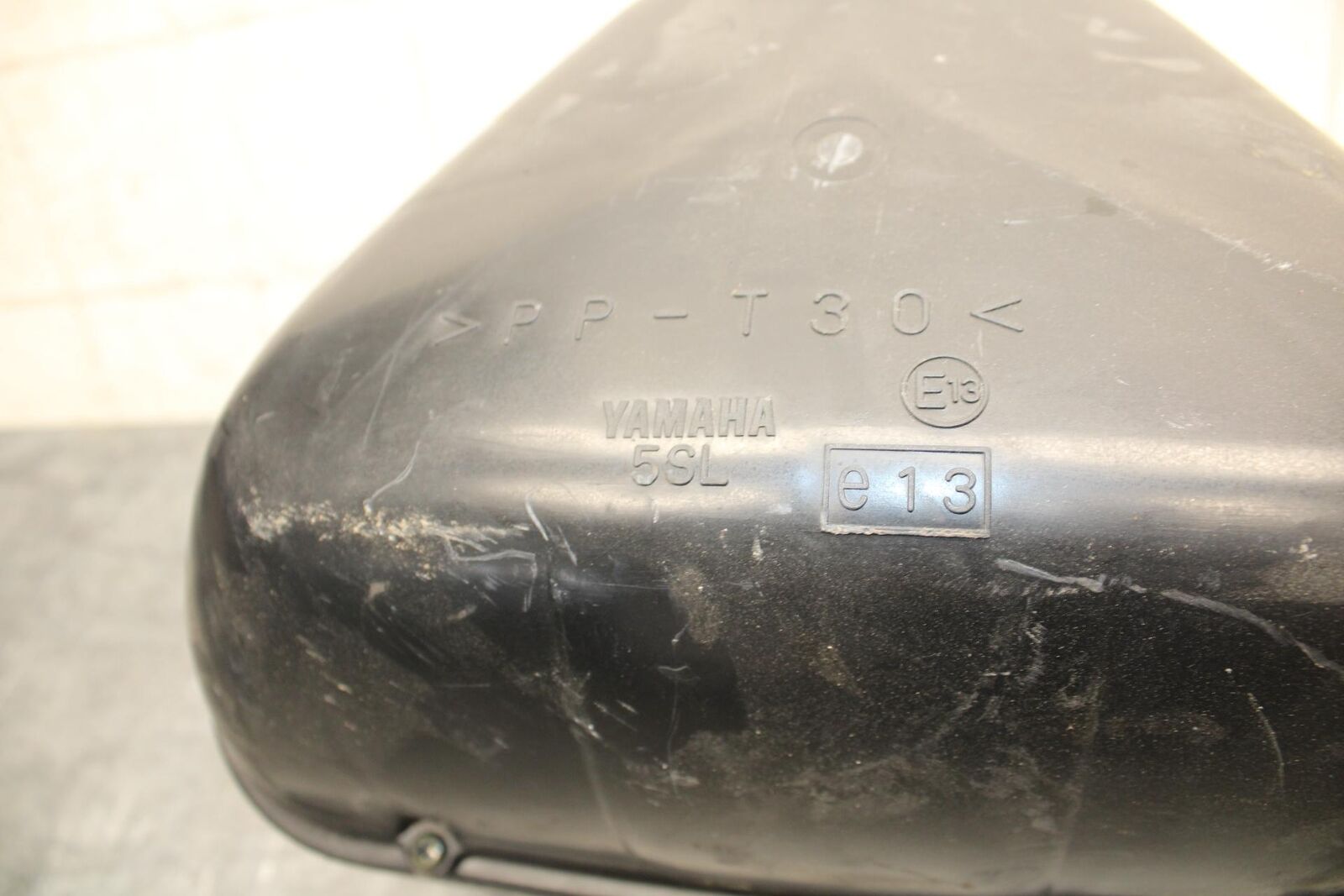 2003 Yamaha YZF R6 AIRBOX  INTAKE FILTER  5SL-14411-00-00 5SL-14421-00-00  BB539