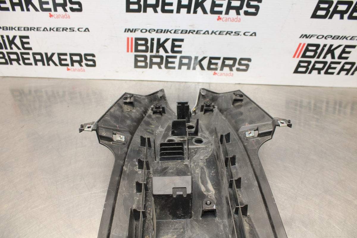 24 KAWASAKI NINJA 500 ABS REAR BACK TAIL UNDERTAIL FAIRING COWL FENDER BB818