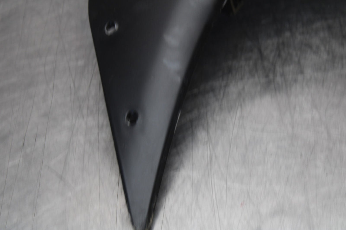 04-05 YAMAHA YZF R1 AFTERMARKET RIGHT MID UPPER SIDE FAIRING COWL PLASTIC  BB173