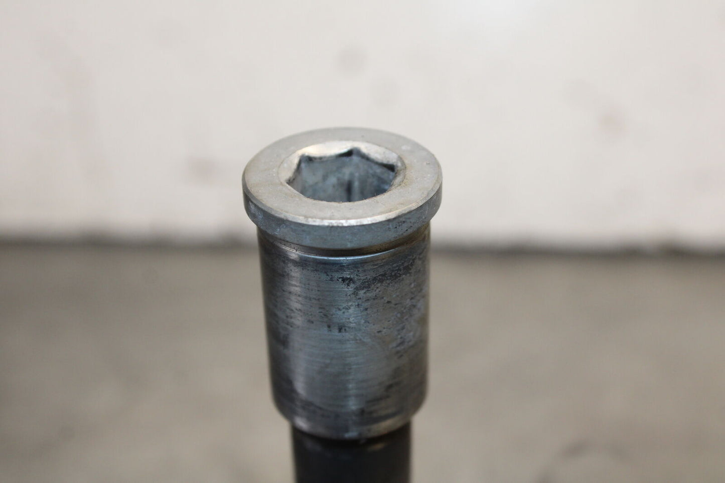 12-17 KAWASAKI ER-6N Z650 FRONT WHEEL RIM AXLE PIVOT BOLT BB709