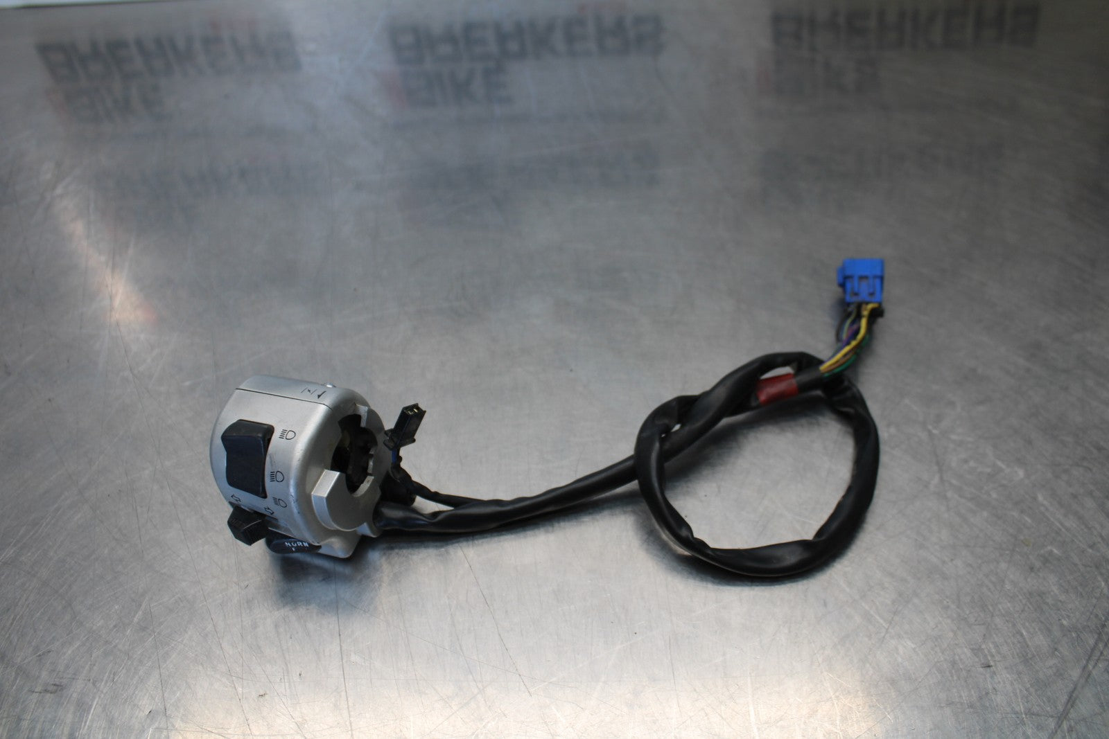 05-06 VICTORY KINGPIN DELUXE LEFT CLIP ON HORN SIGNALS SWITCH SWITCHES  BB195