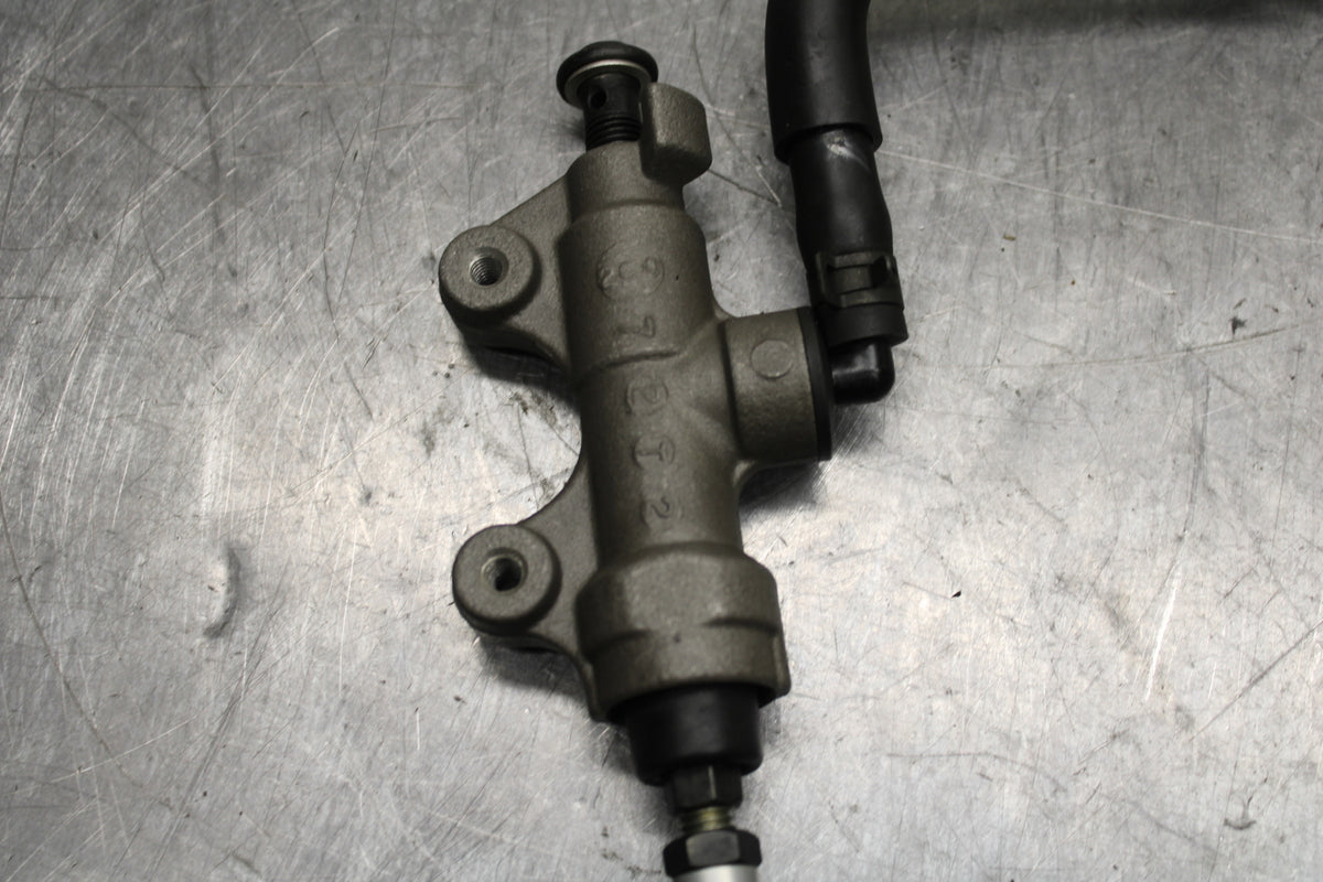 09-14 YAMAHA YZF R1 REAR BACK BRAKE MASTER CYLINDER W RESERVOIR BB119