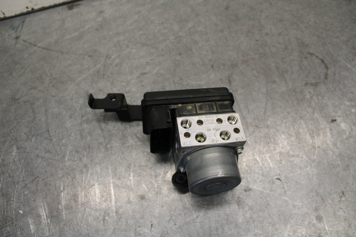 22-24 YAMAHA XSR900 ABS PUMP UNIT MODULE BB683