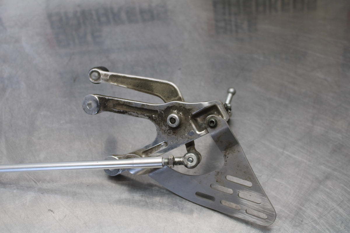 08-09 YAMAHA YZF R6S LEFT REARSET REAR SET DRIVER FOOT PEG REST STOP BB690