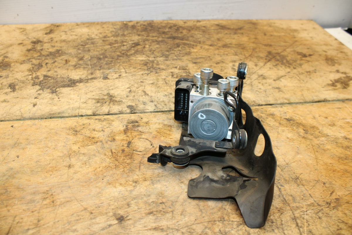 13-18 KAWASAKI NINJA ZX6R ABS PUMP UNIT MODULE BB349