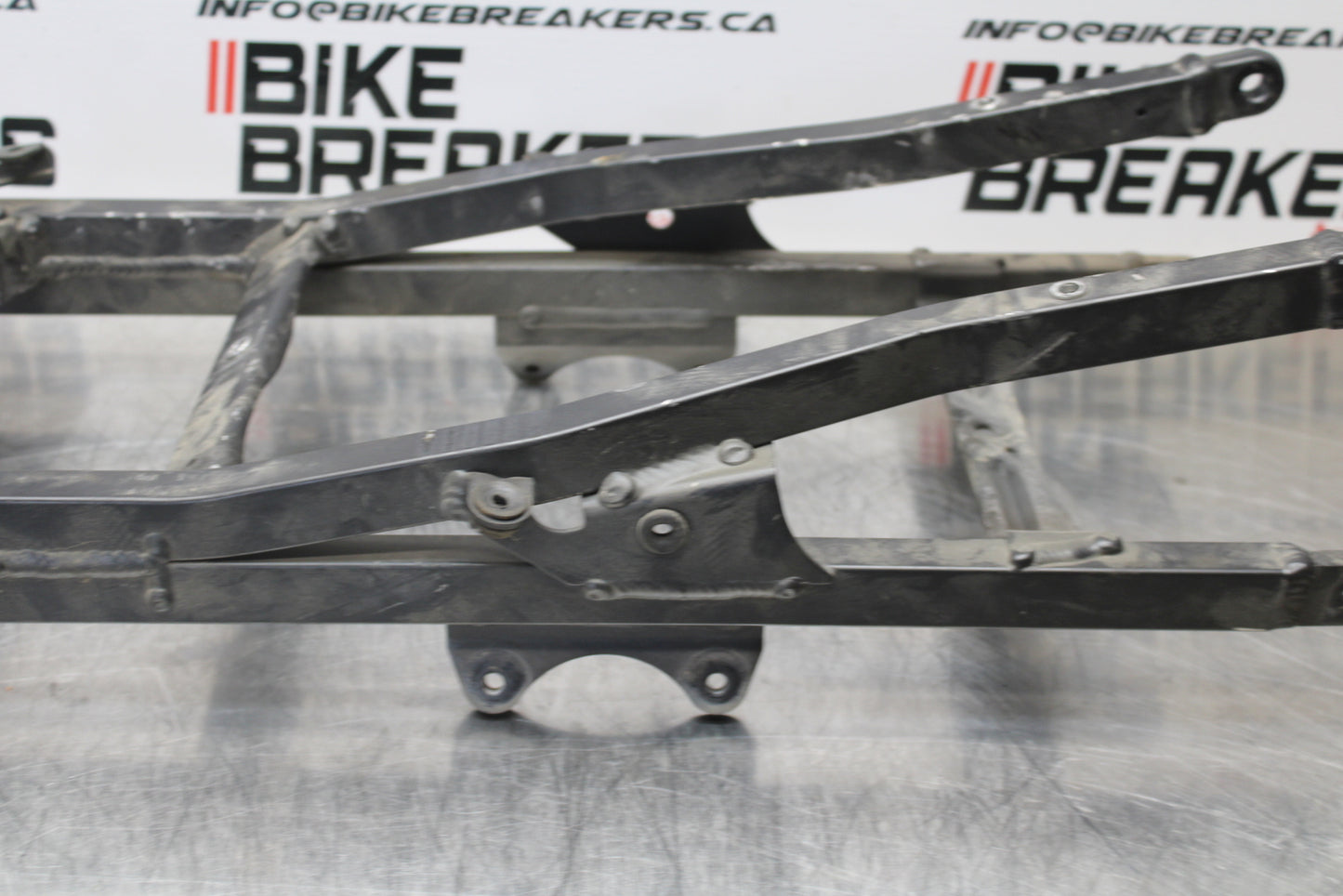 04-05 KAWASAKI NINJA ZX10R REAR SUBFRAME BACK SUB FRAME BB163