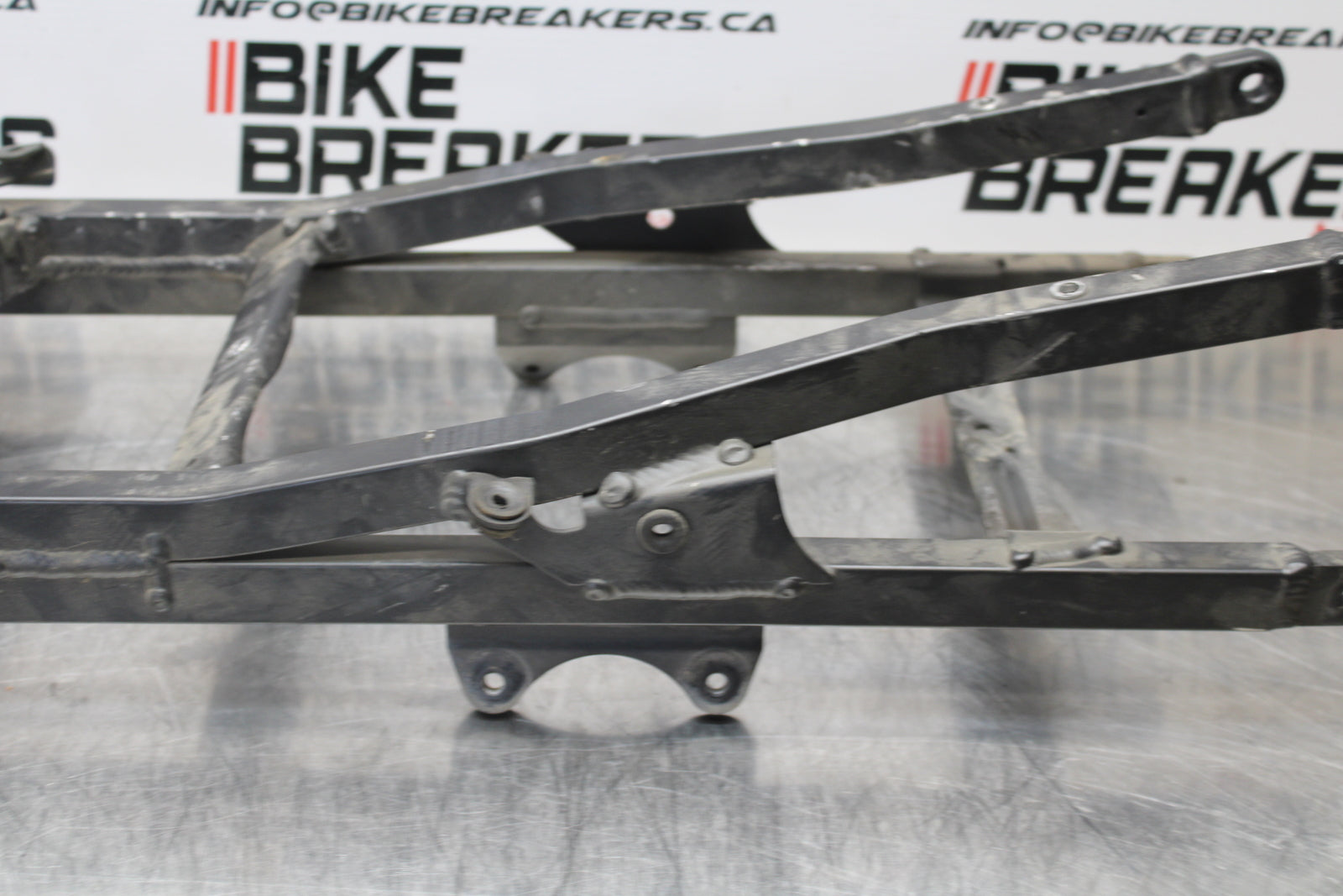 04-05 KAWASAKI NINJA ZX10R REAR SUBFRAME BACK SUB FRAME BB163