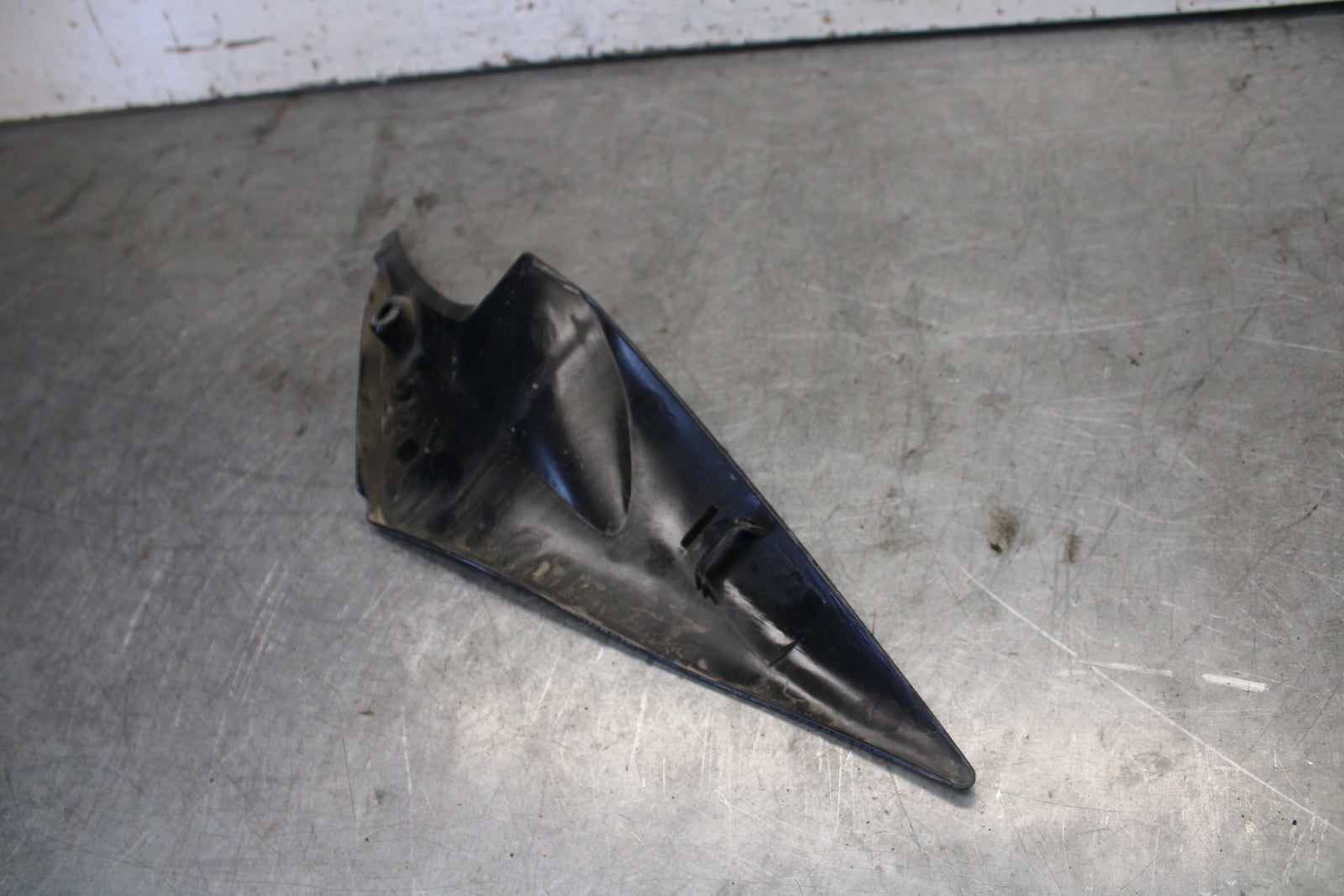06-07 SUZUKI GSXR 600 LEFT GAS TANK FUEL CELL PANEL COVER TRIM COWL  BB694
