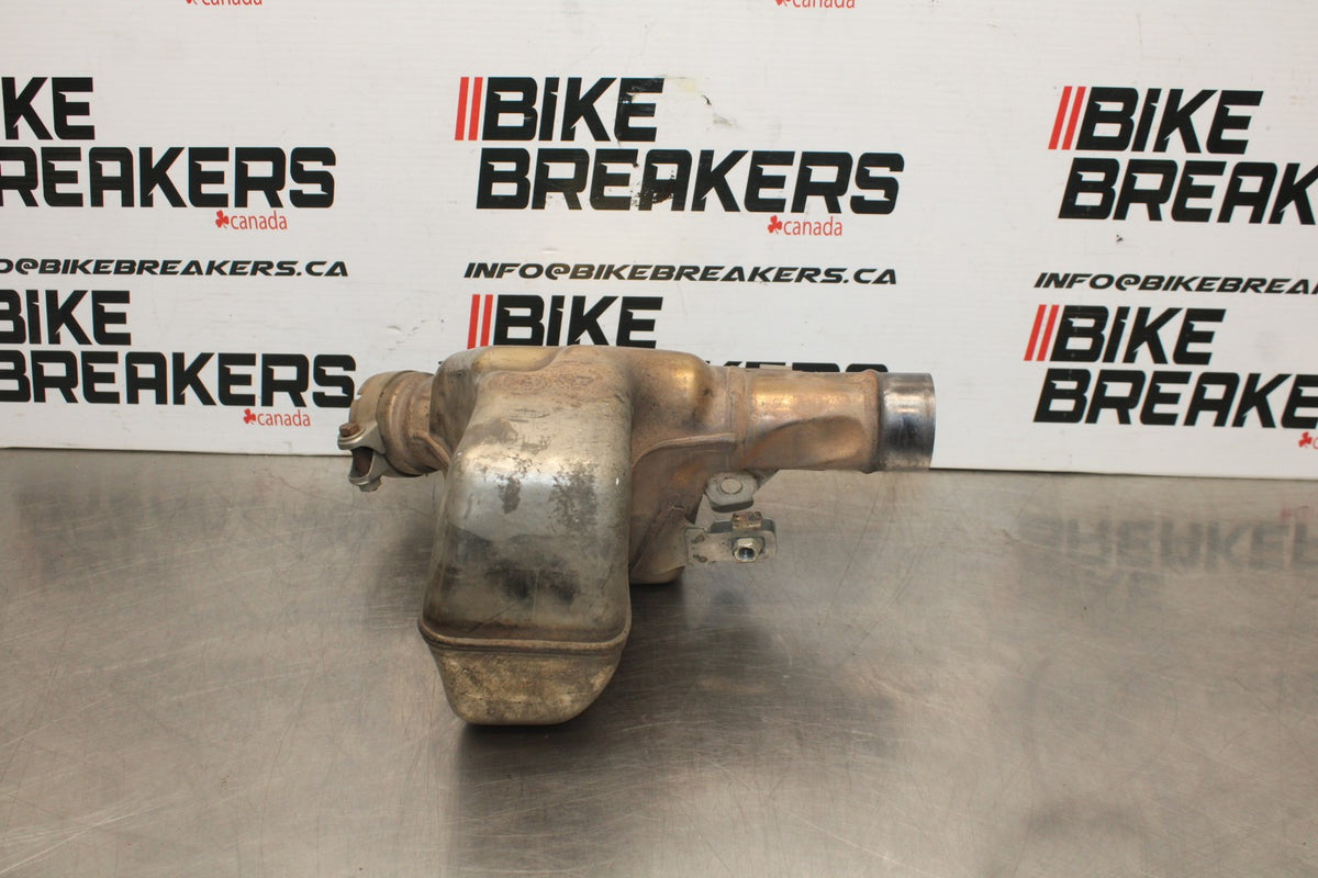 13-18 KAWASAKI NINJA ZX6R EXHAUST MIDPIPE MID MIDDLE PIPE BB735