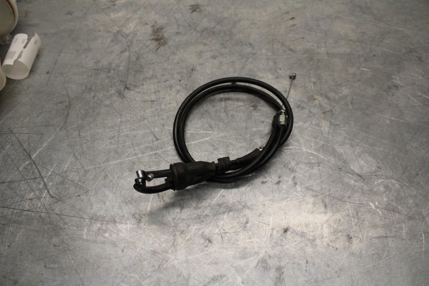 08-16 YAMAHA YZF R6 THROTTLE CABLES LINES 13S-26302-00-00 BB443
