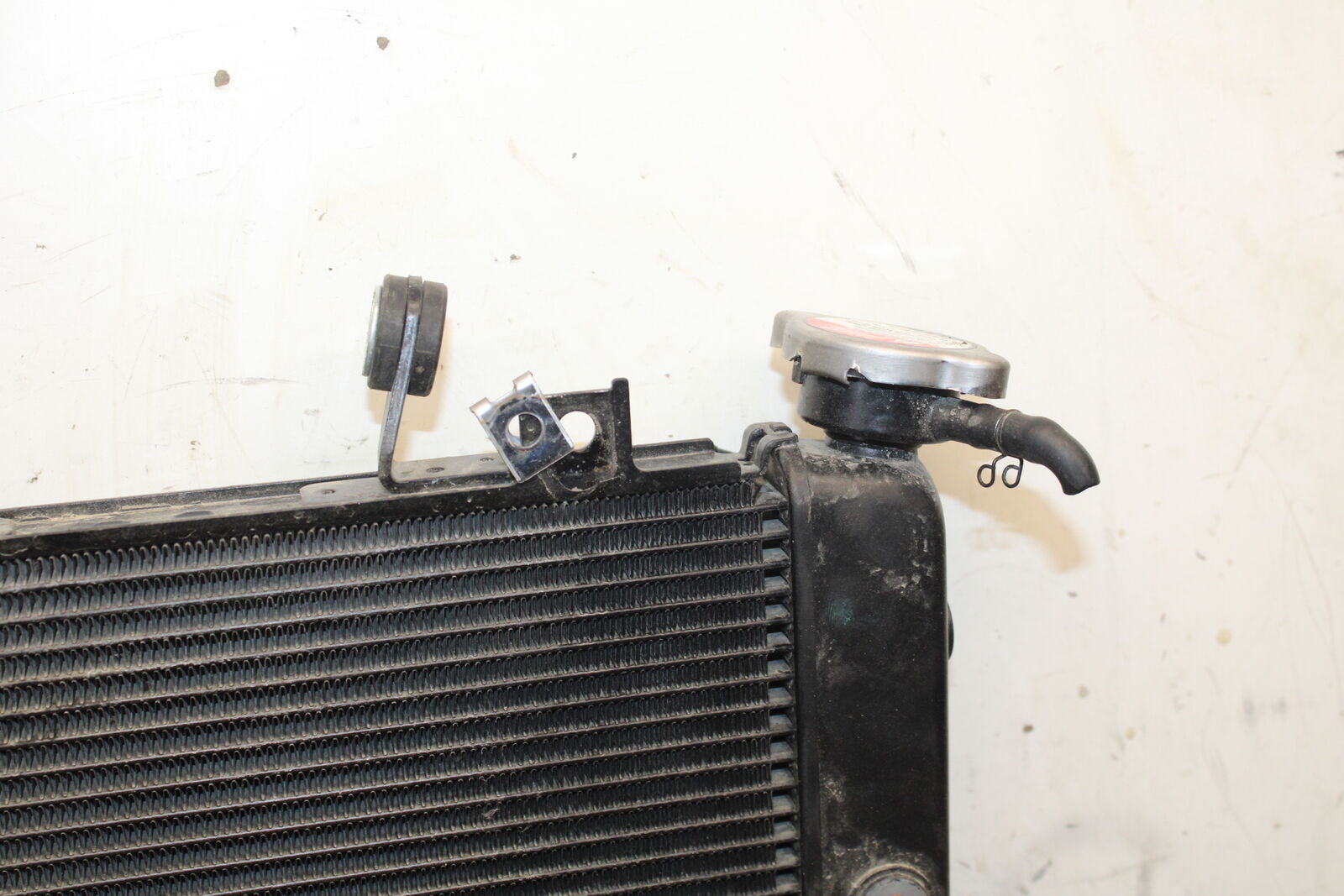 22-24 YAMAHA XSR900 ENGINE RADIATOR MOTOR COOLER COOLING RADIATER  BB683