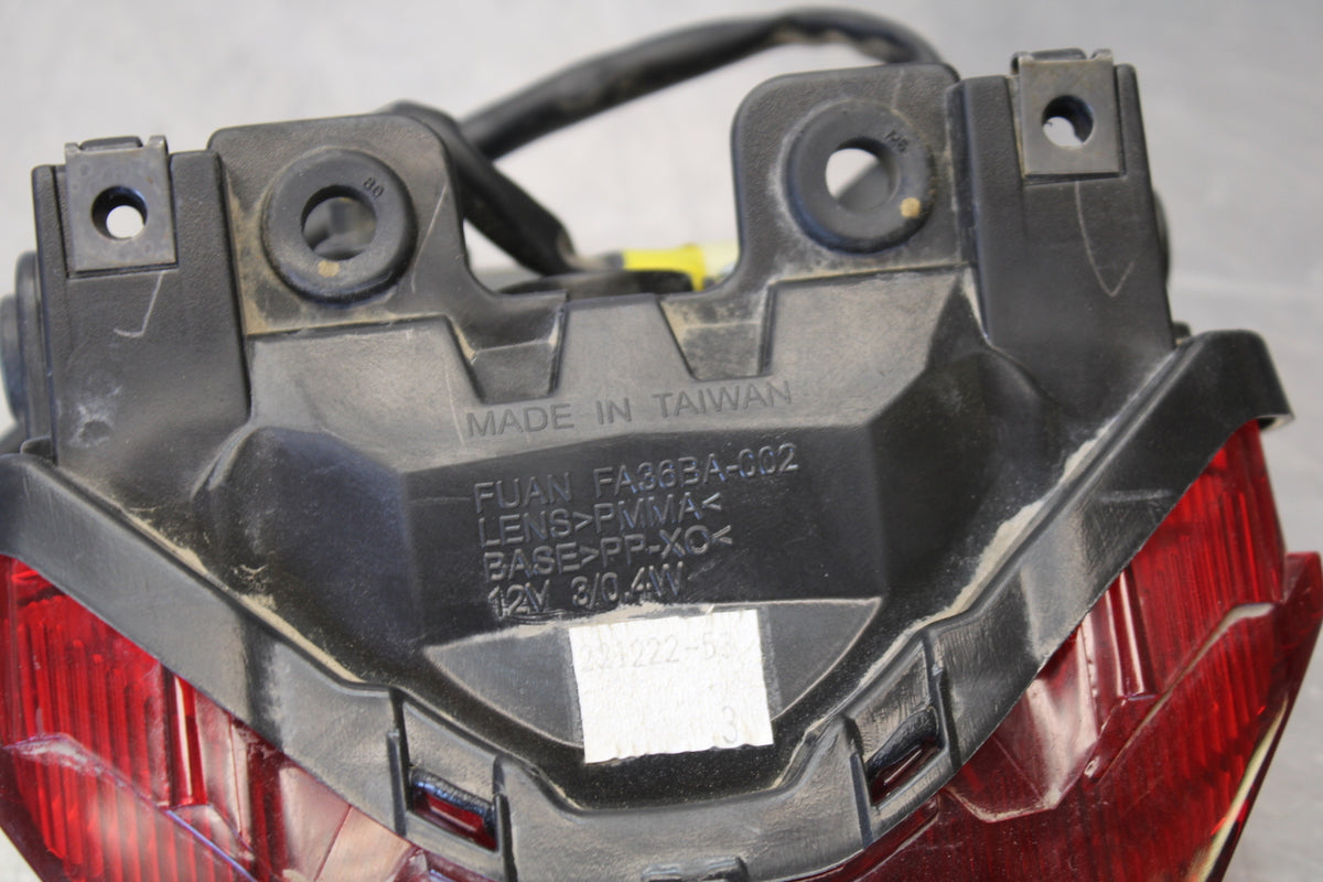 23 YAMAHA YZF R3 REAR TAIL TAILLIGHT BACK BRAKE LIGHT BB147