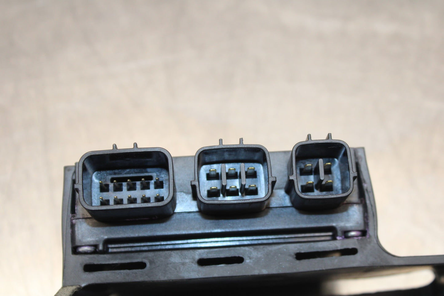 21-23 KAWASAKI NINJA ZX6R RELAY ASSEMBLY FUSE BOX BB179