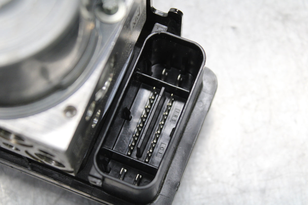 19-23 KAWASAKI NINJA ZX6R ABS PUMP UNIT MODULE BB749