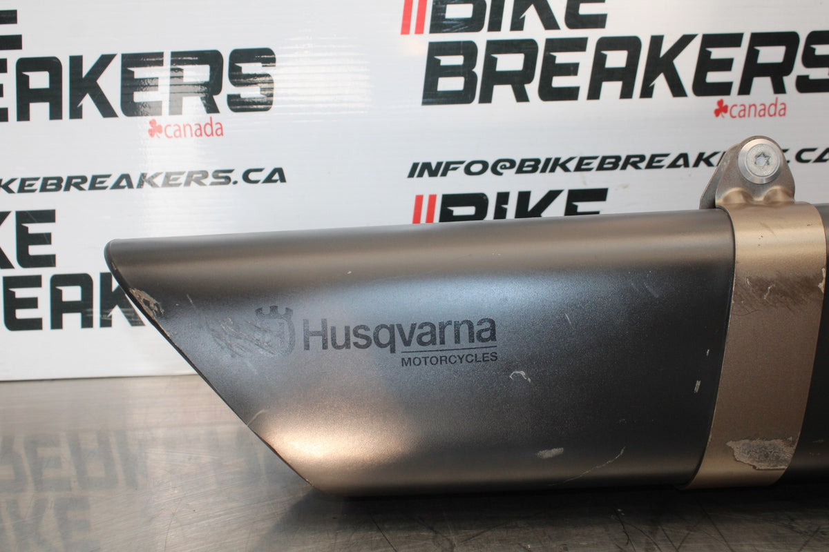 18-22 HUSQVARNA VITPILEN 701 EXHAUST PIPE MUFFLER SLIP ON CAN SILENCER BB198