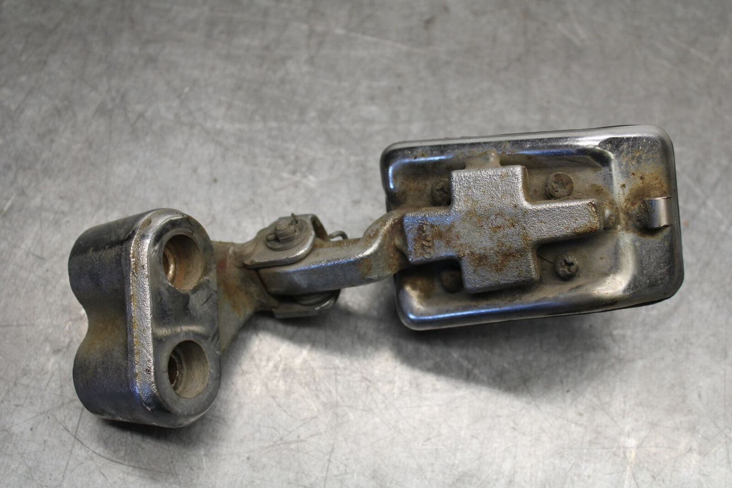 85-86 SUZUKI MADURA 1200 RIGHT FRONT FOOT REST PEG STEP  BB691