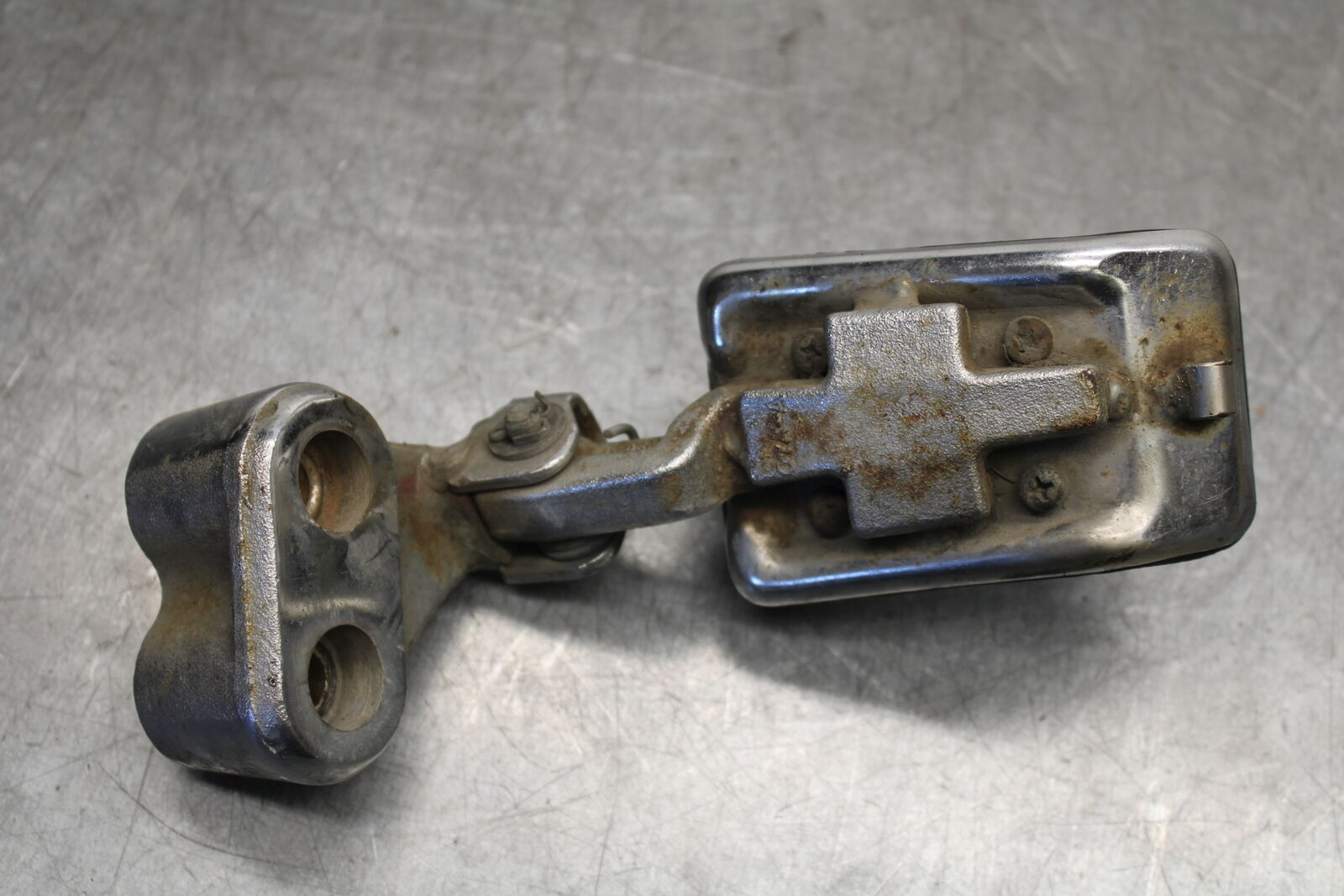 85-86 SUZUKI MADURA 1200 RIGHT FRONT FOOT REST PEG STEP  BB691