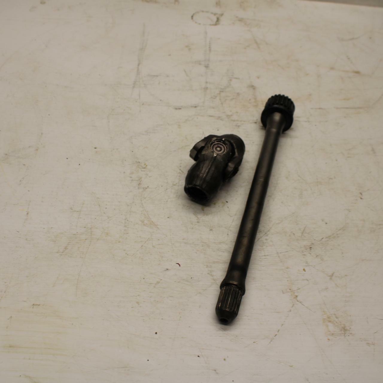 05-07 HONDA VTX1800F2 U UNIVERSAL JOINT GEAR & SHAFT BB351