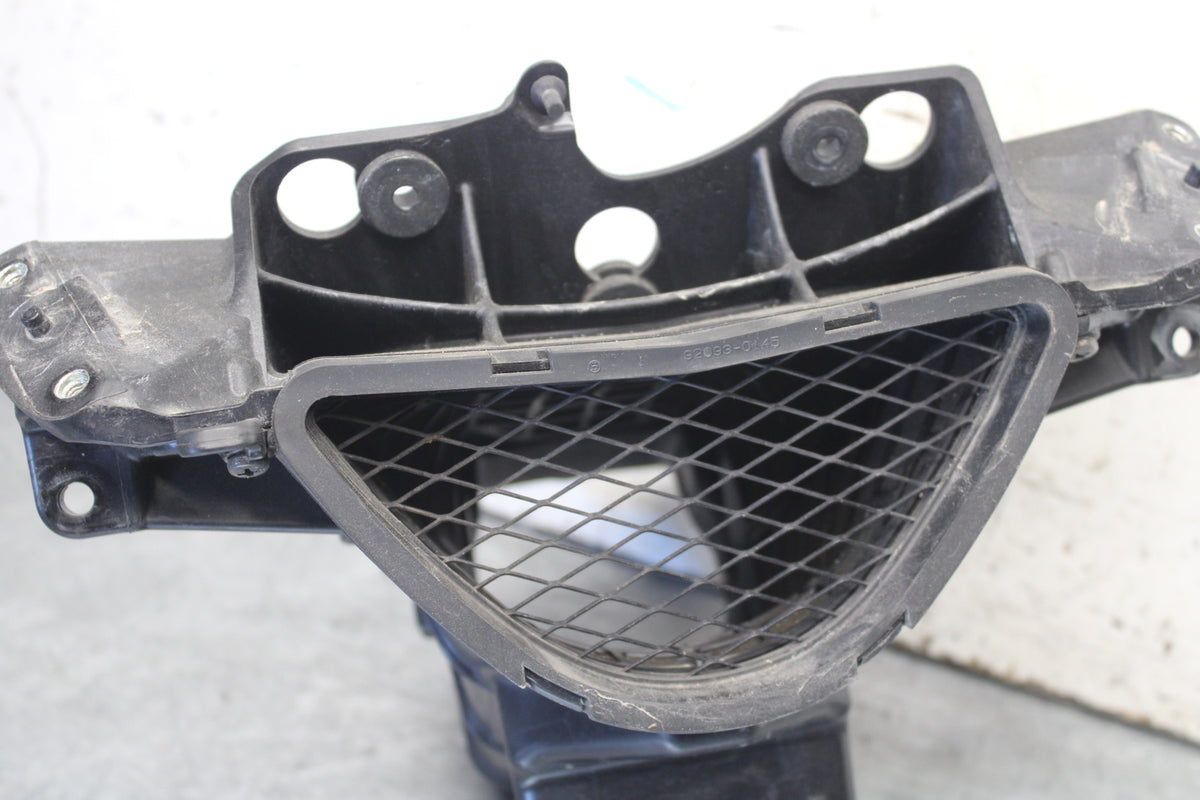 09-12 KAWASAKI NINJA ZX6R UPPER FAIRING MIRROR GAUGES STAY BRACKET BB698