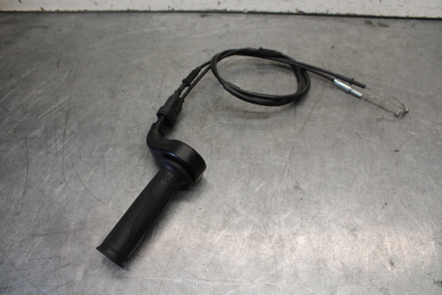 13-18 KAWASAKI NINJA ZX6R THROTTLE CABLE LINE HOUSING GUIDE BB682