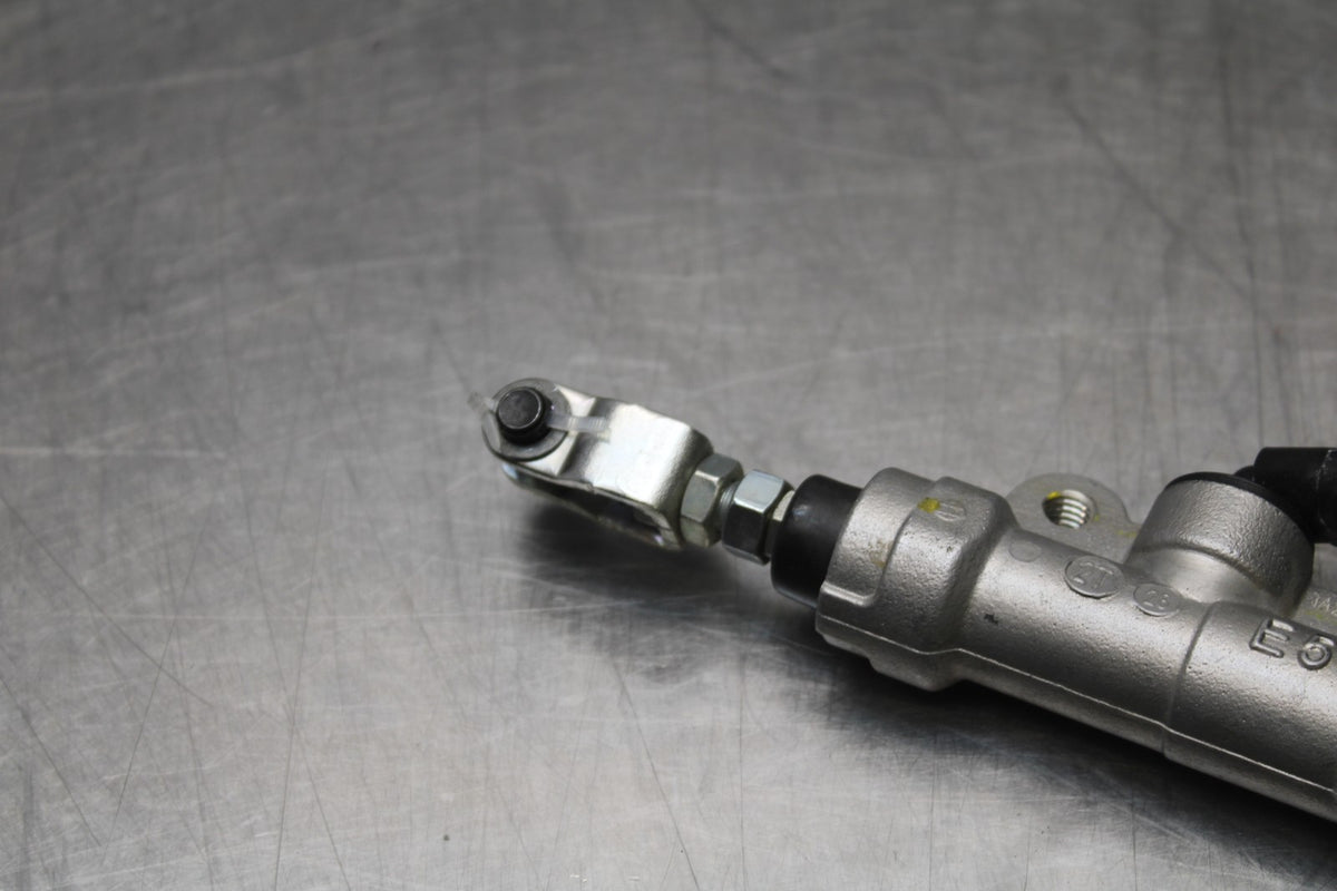 23 YAMAHA YZF R3 REAR BACK BRAKE MASTER CYLINDER W RESERVOIR BB806