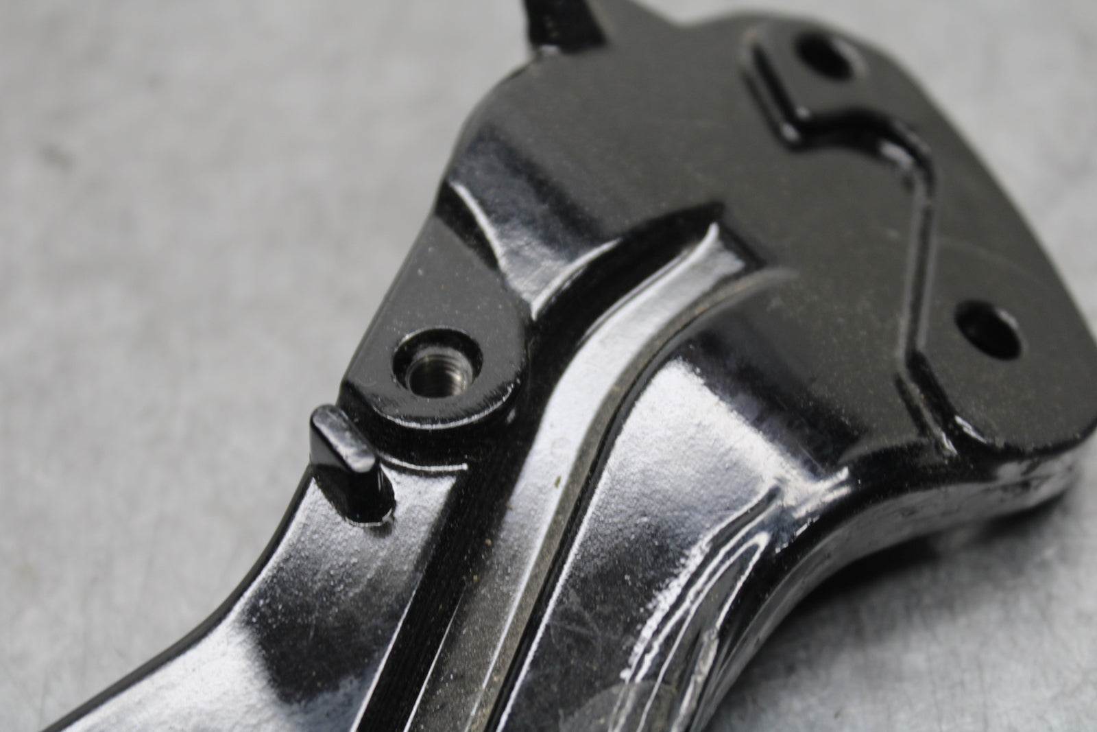 11-12 KAWASAKI NINJA 400 EX400 C UPPER FAIRING MIRROR GAUGES STAY BRACKET BB358