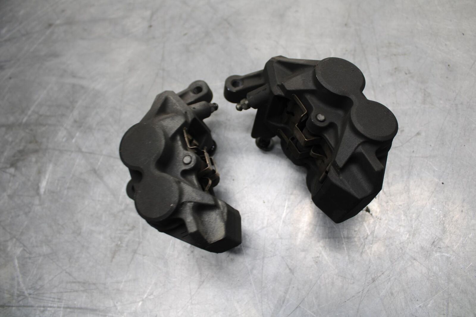 16-22 YAMAHA XSR 700 RIGHT LEFT FRONT BRAKE CALIPER SET PAIR CALIPERS BB475