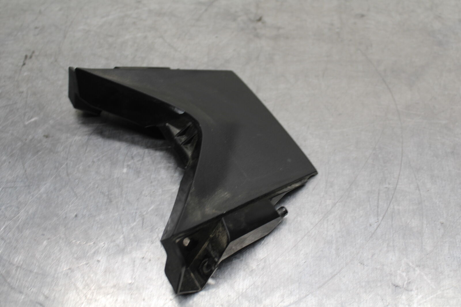 15-16 HONDA CB300F CENTER REAR BACK TAIL FAIRING COVER TRIM COWL BB740