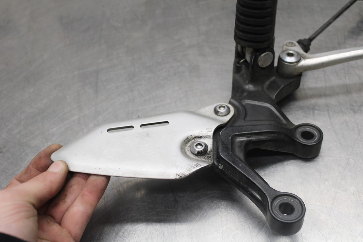 23 KAWASAKI Z900RS LEFT REARSET REAR SET FOOT PEG W SHIFTER BB935