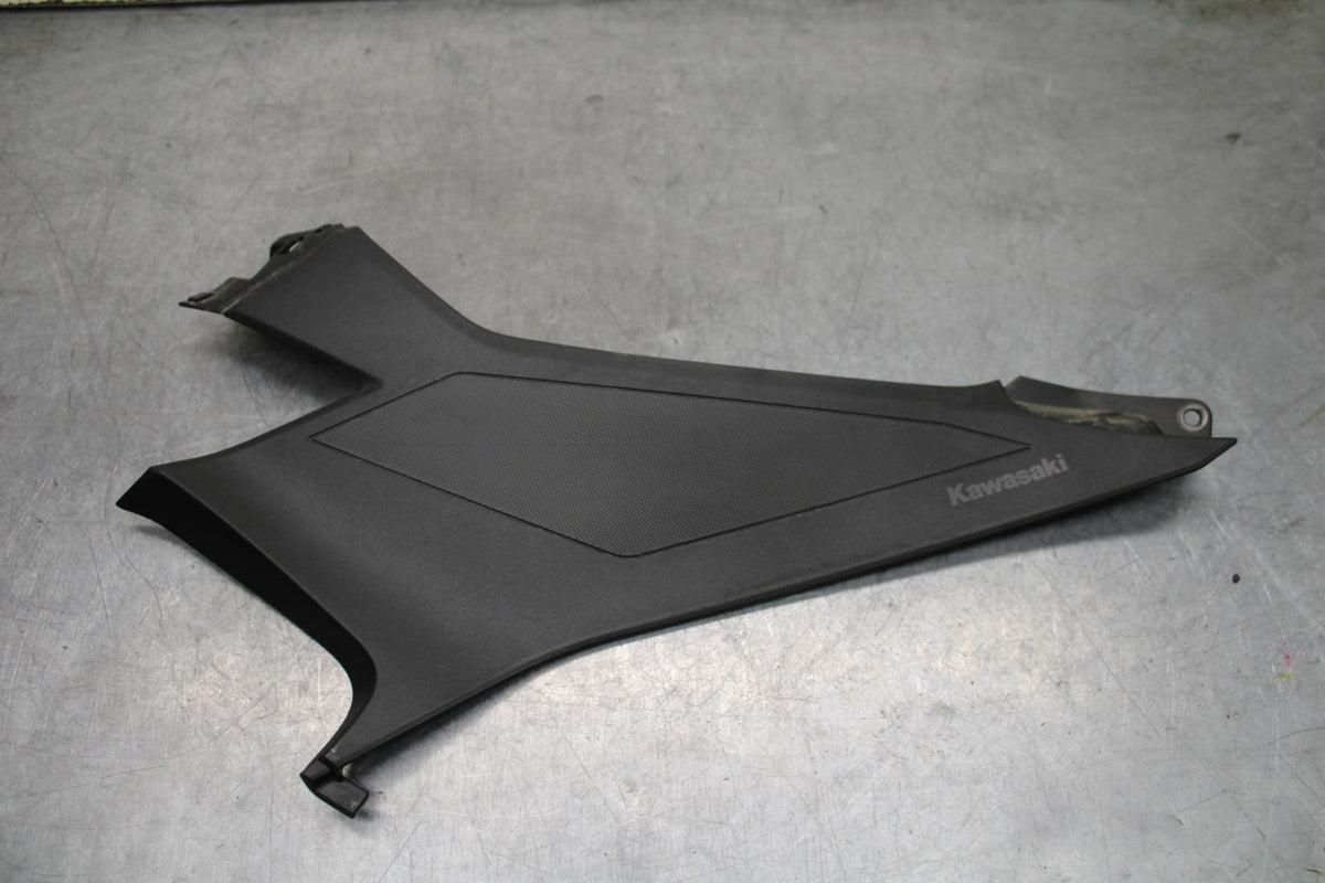 24 KAWASAKI NINJA 500 ABS LEFT GAS TANK FUEL CELL PANEL COVER TRIM COWL  BB730
