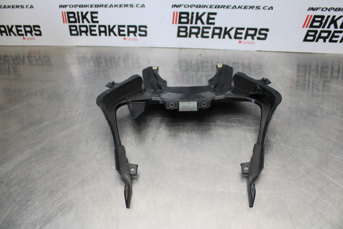 21-23 KAWASAKI NINJA ZX6R CENTER REAR BACK TAIL FAIRING COWL BB179