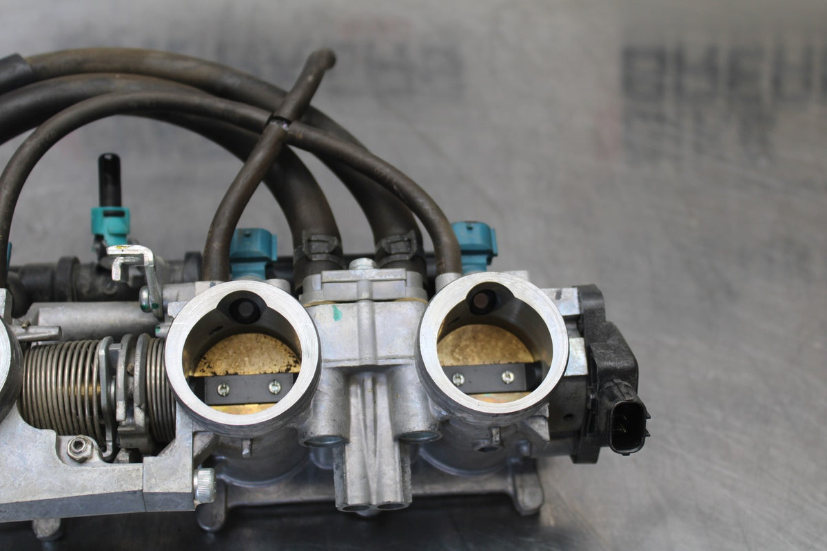 12 HONDA CB1000R MAIN FUEL INJECTORS / THROTTLE BODIES BB200