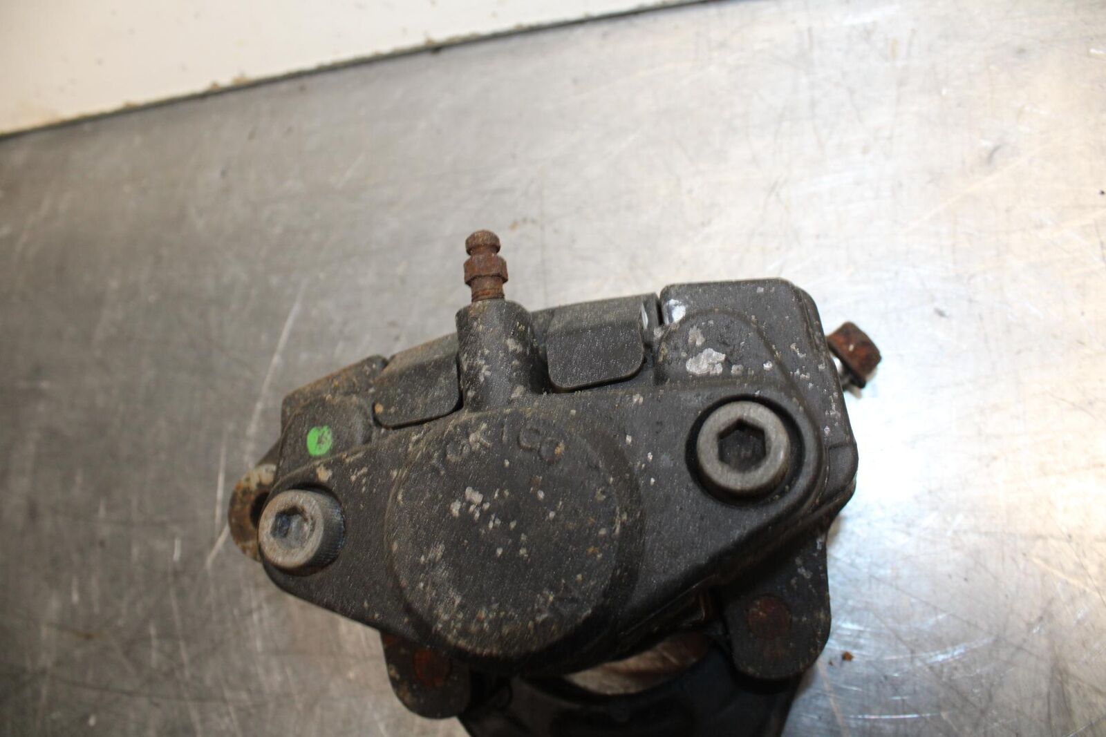 80-81 SUZUKI GS1000G REAR BACK BRAKE CALIPER W MOUNT BRACKET BB91