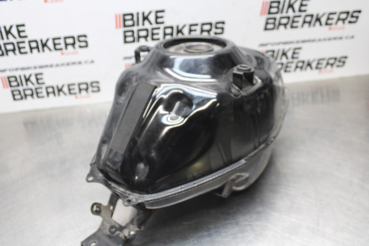 17-18 YAMAHA YZF R3 GAS TANK FUEL CELL PETROL RESERVOIR BB813