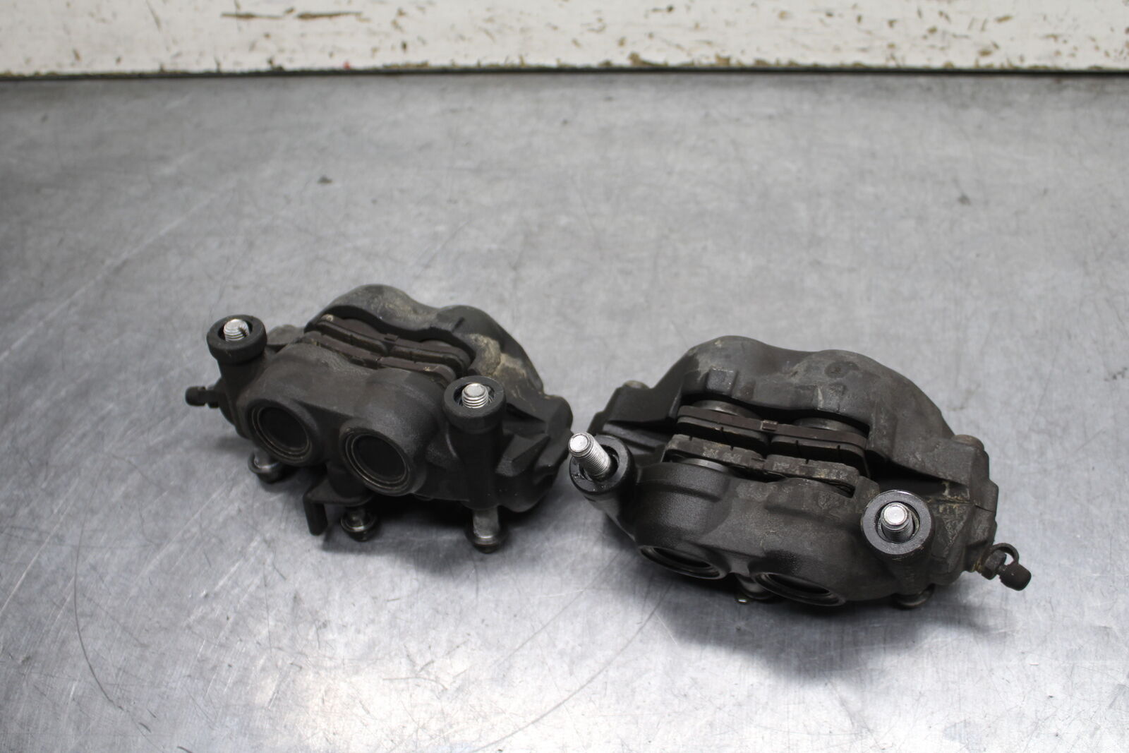 12-13 KAWASAKI Z1000 RIGHT LEFT FRONT BRAKE CALIPER SET PAIR CALIPERS BB743