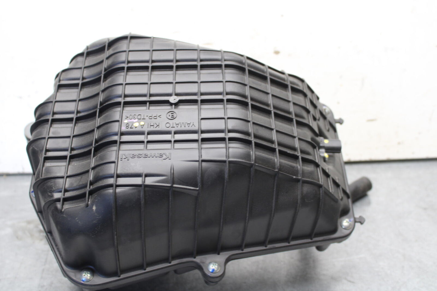 18-23 KAWASAKI NINJA 400 AIRBOX AIR INTAKE FILTER BOX BB660