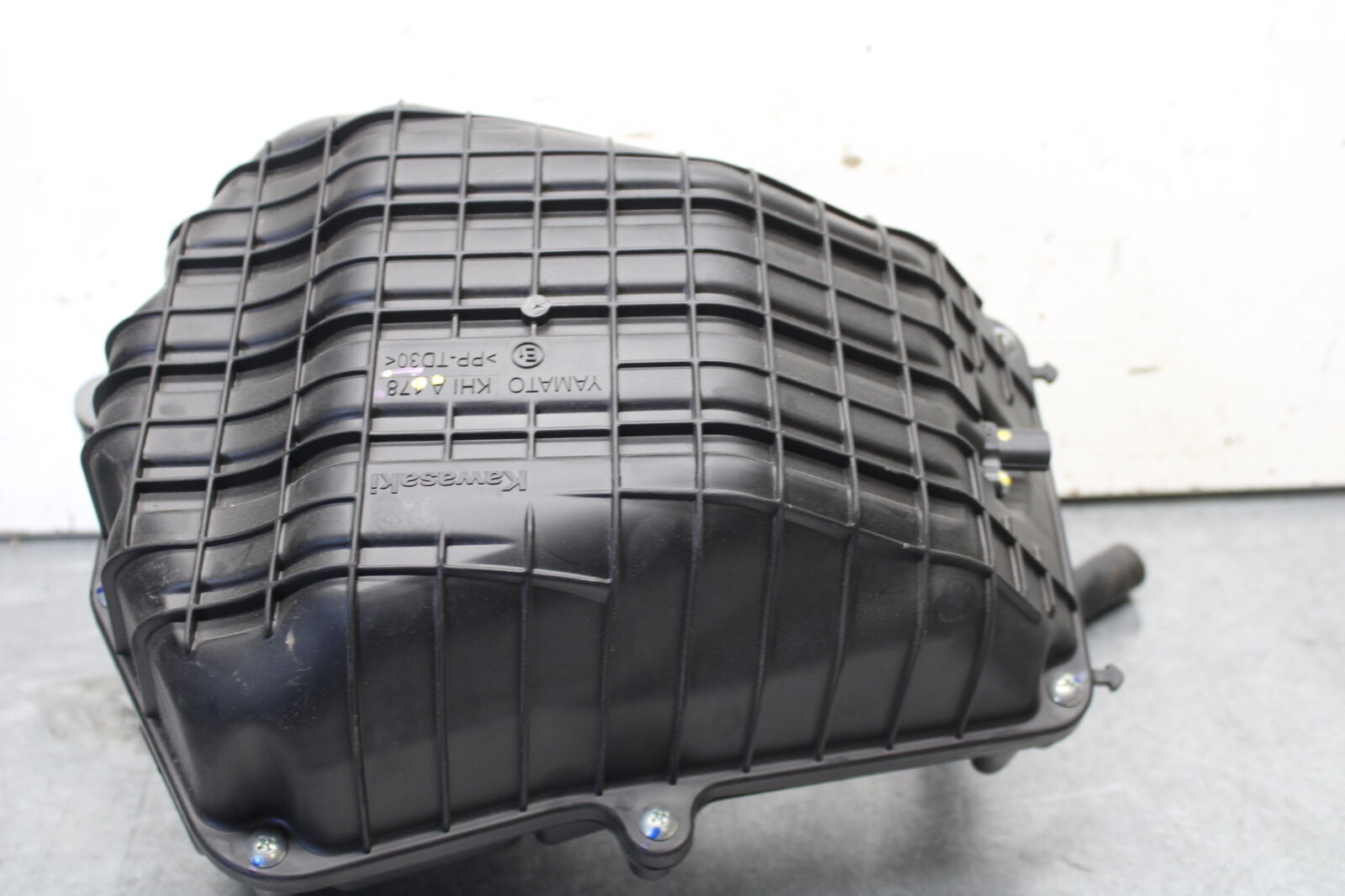 18-23 KAWASAKI NINJA 400 AIRBOX AIR INTAKE FILTER BOX BB660