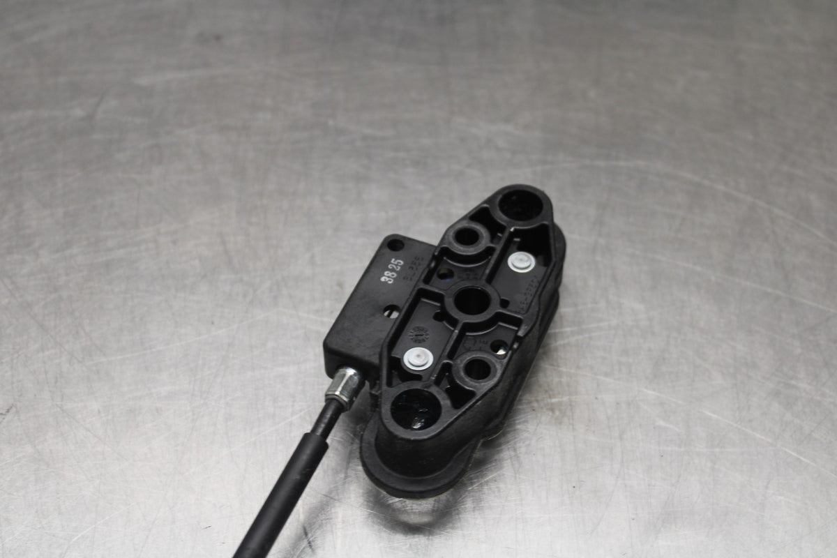 15-26 SUZUKI GSXR600 REAR PASSENGER SEAT LATCH LOCK ASSEMBLY BB888