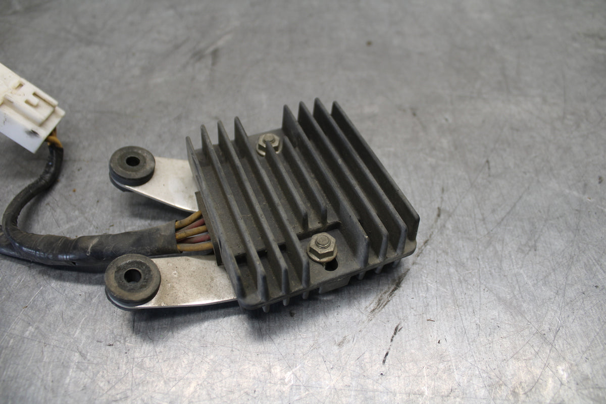 05-06 HONDA CBR600RR RECTIFIER VOLTAGE REGULATOR BB727