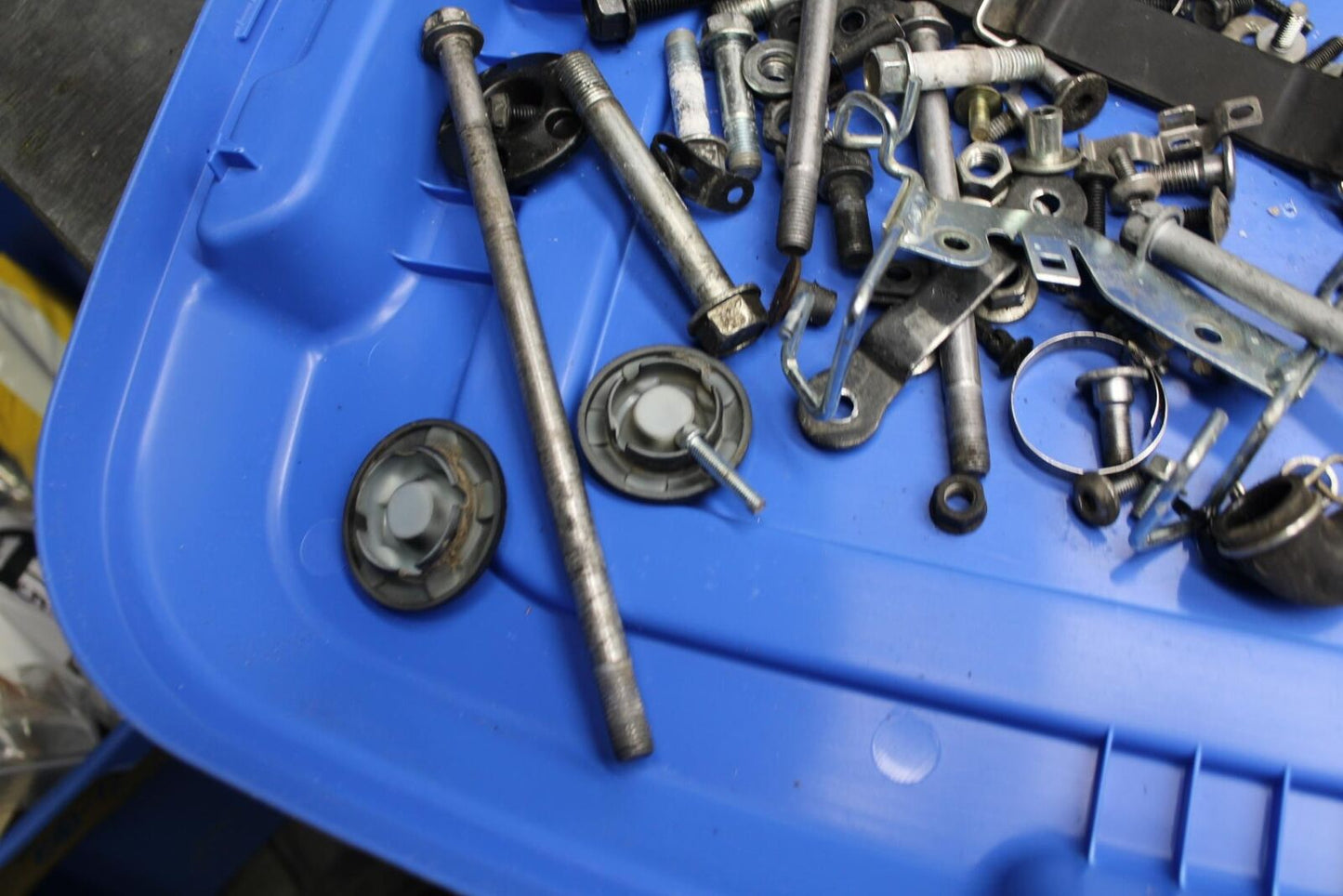 08-12 KAWASAKI NINJA 250R EX250J LEFTOVER  BOLTS HARDWARE MOTOR SCREWS BB612