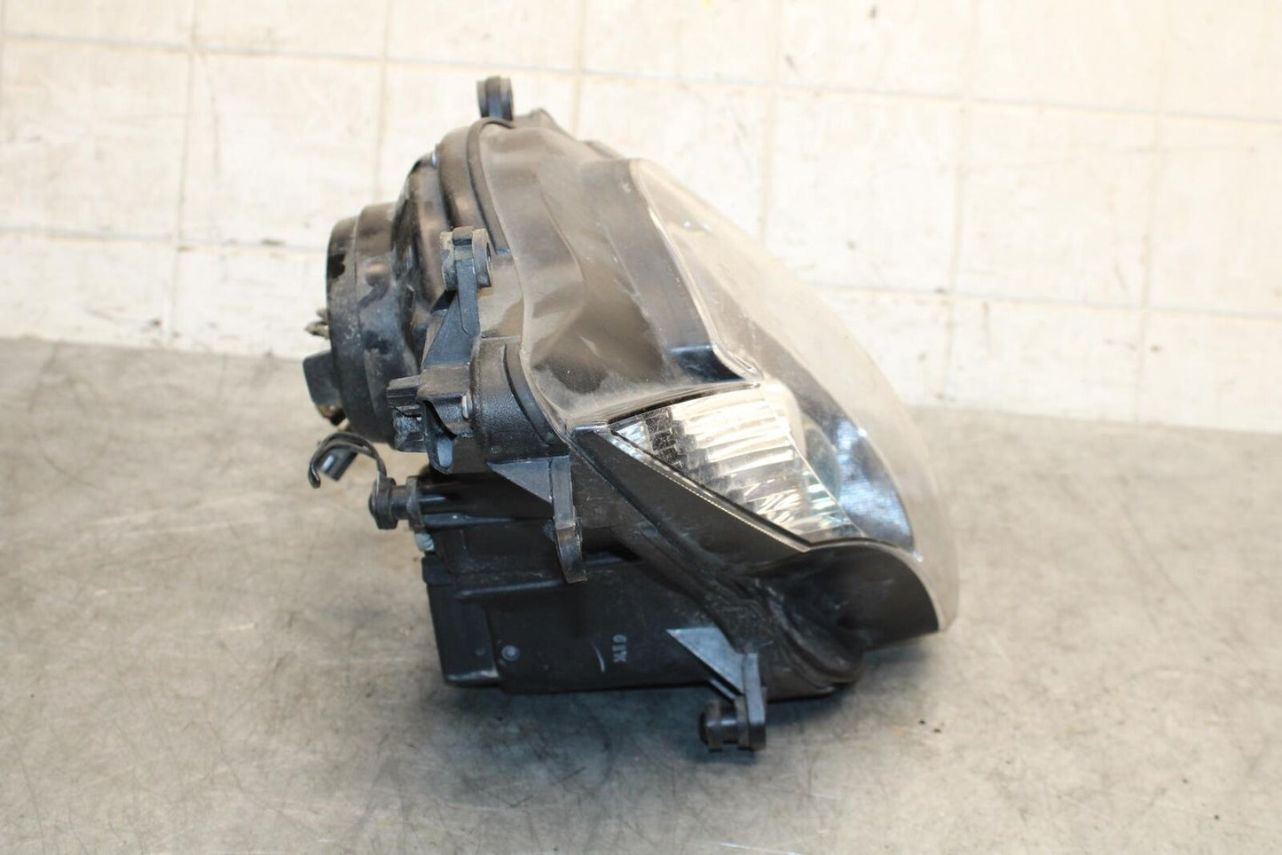 06-07 SUZUKI GSXR600 FRONT HEADLIGHT HEAD LIGHT LAMP BB543